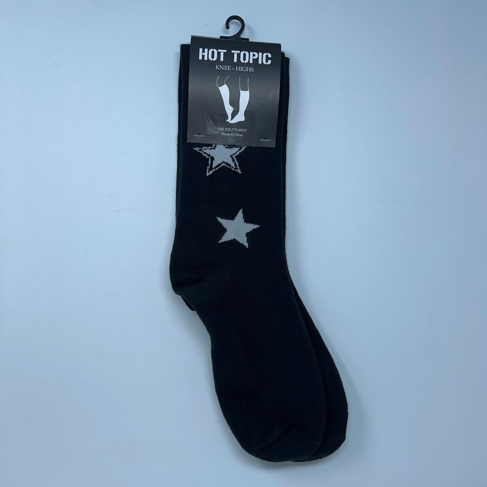 Hot Topic Womens OS Black Skull Star Toss Knee High Socks NWT